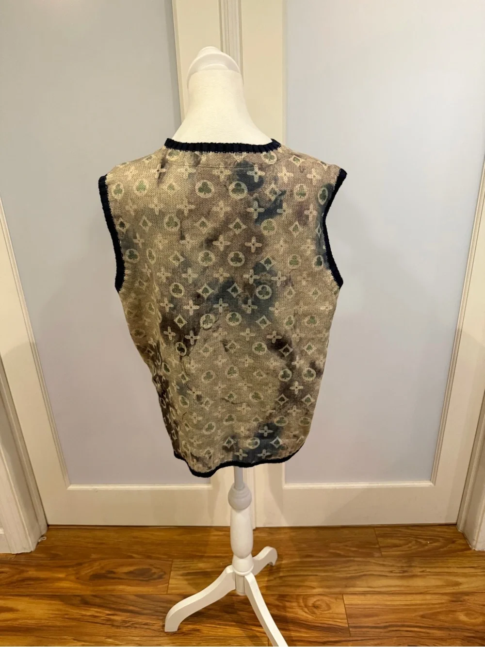 Sleeveless Monogram Pattern Knit Top in Olive and Navy